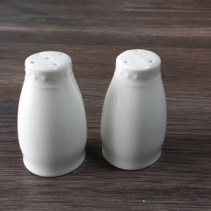 Glass Salt and Pepper Shaker Set – silver top - The Party Rentals Resource  Company